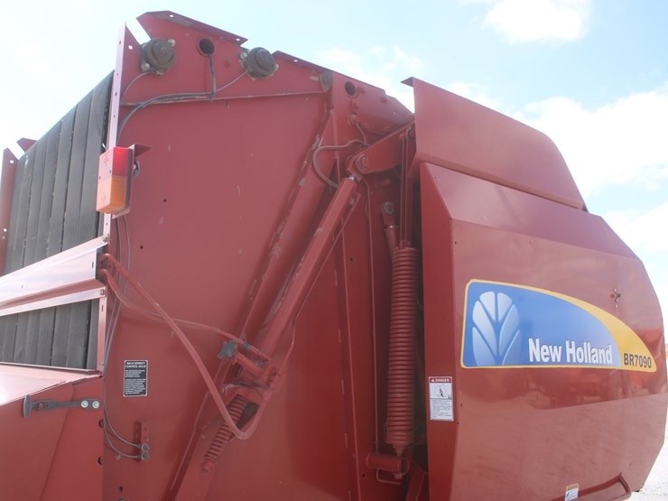 new-holland-br7090-image-45