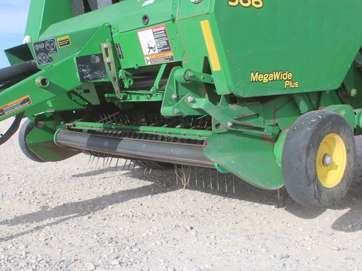 john-deere-568-image-15