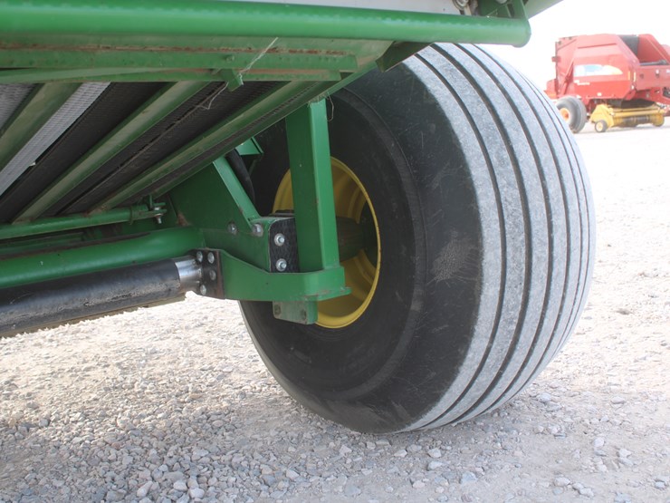 john-deere-568-image-43