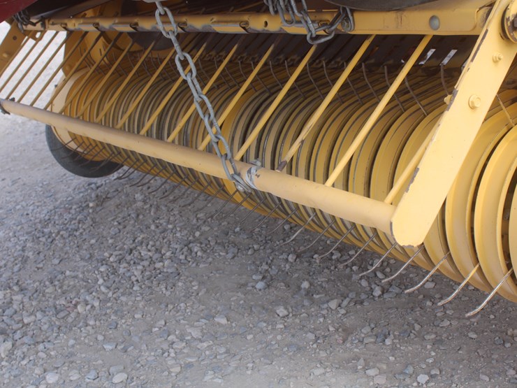 new-holland-br7090-image-17