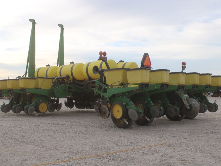 john-deere-7200-image-3