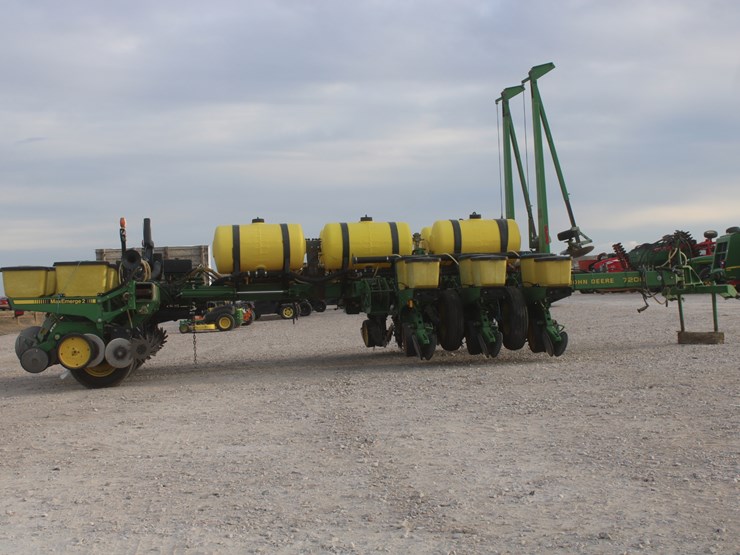 john-deere-7200-image-6