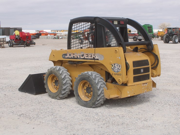 john-deere-250-image-3