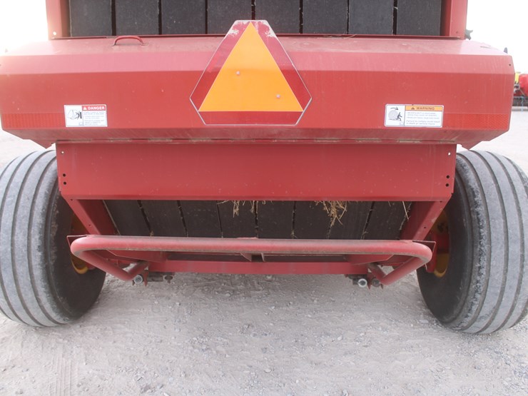 new-holland-br7090-image-40