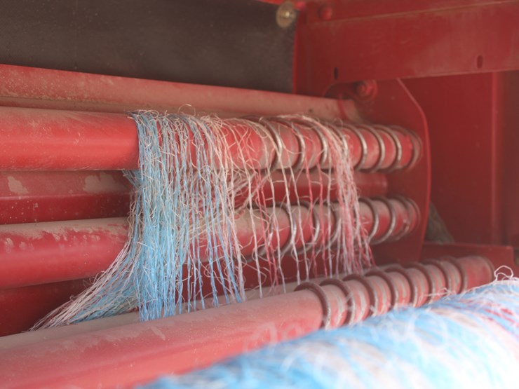 new-holland-br7090-image-22