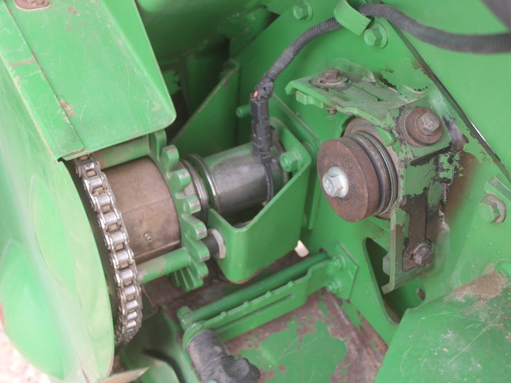 john-deere-568-image-68
