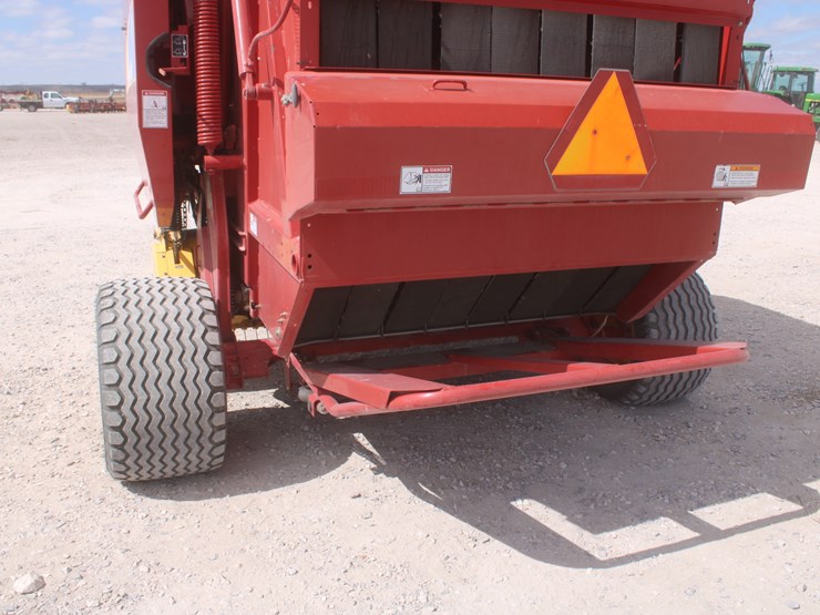 new-holland-br7090-image-42