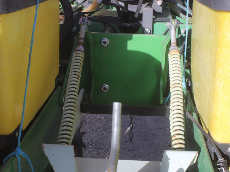 john-deere-7200-image-60