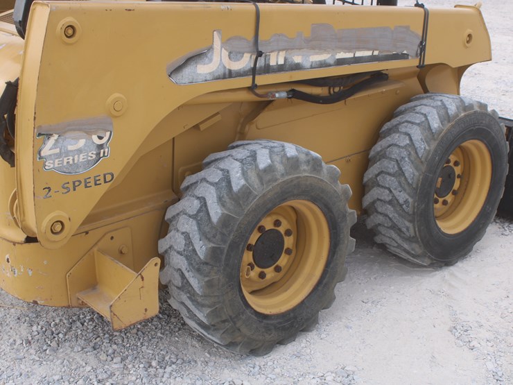 john-deere-250-image-41