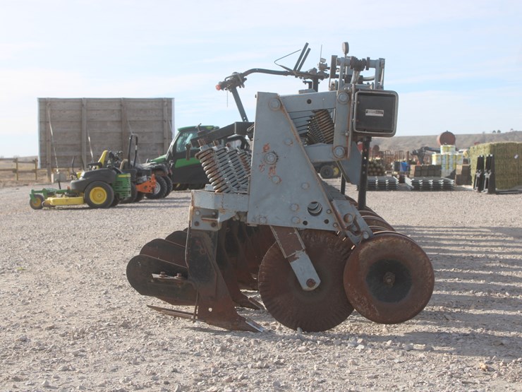 #1070-•-hinniker-12-row-corn-cultivator-image-7