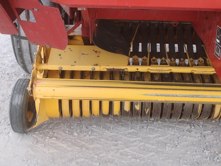 new-holland-br7090-image-64