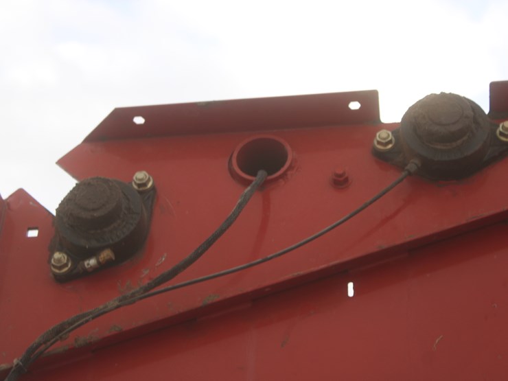 new-holland-br7090-image-47