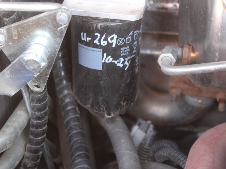 2021-new-holland-c327-image-34