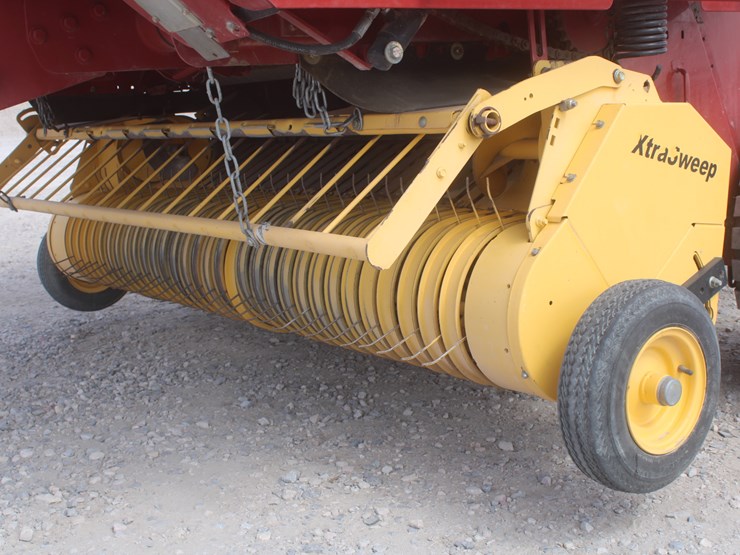 new-holland-br7090-image-16