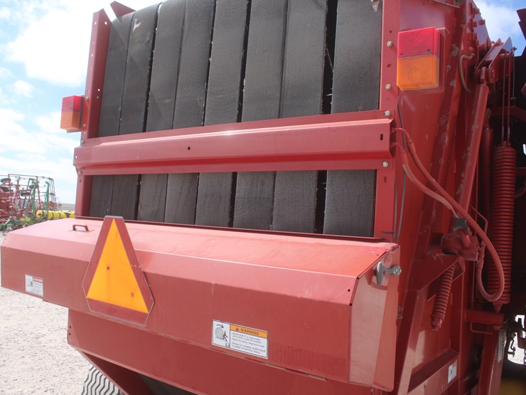 new-holland-br7090-image-43