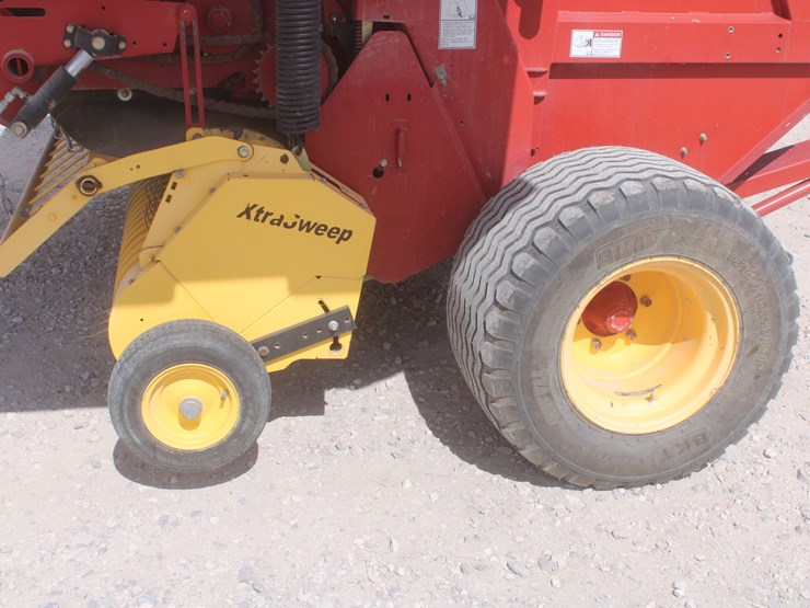 new-holland-br7090-image-30