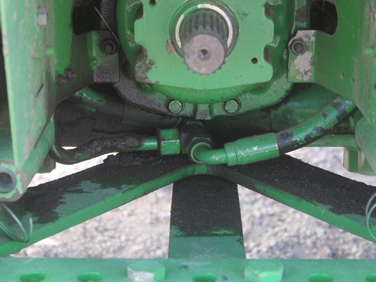 john-deere-8100-image-44