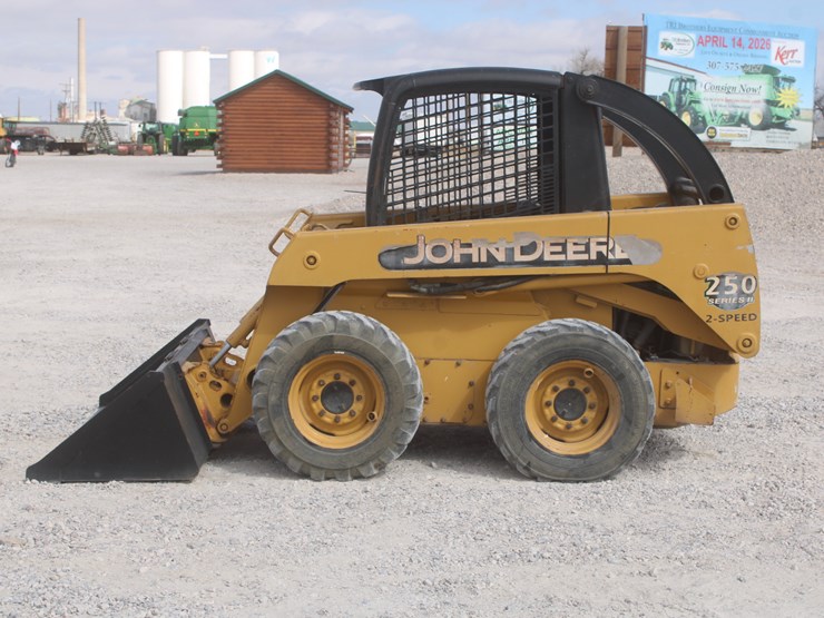 john-deere-250-image-2