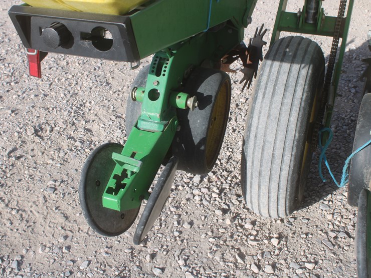 john-deere-7200-image-51