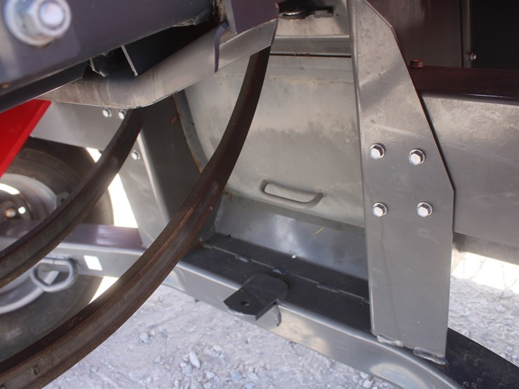 2020-massey-ferguson-1840-image-48