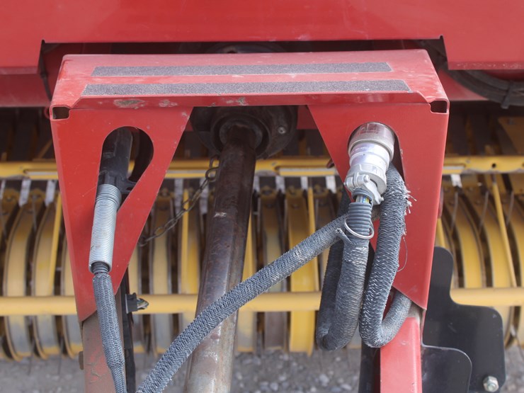 new-holland-br7090-image-14