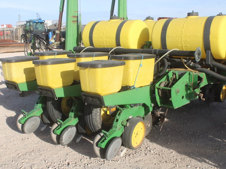 john-deere-7200-image-25
