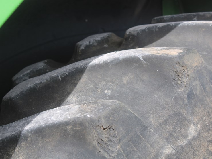 john-deere-8100-image-31