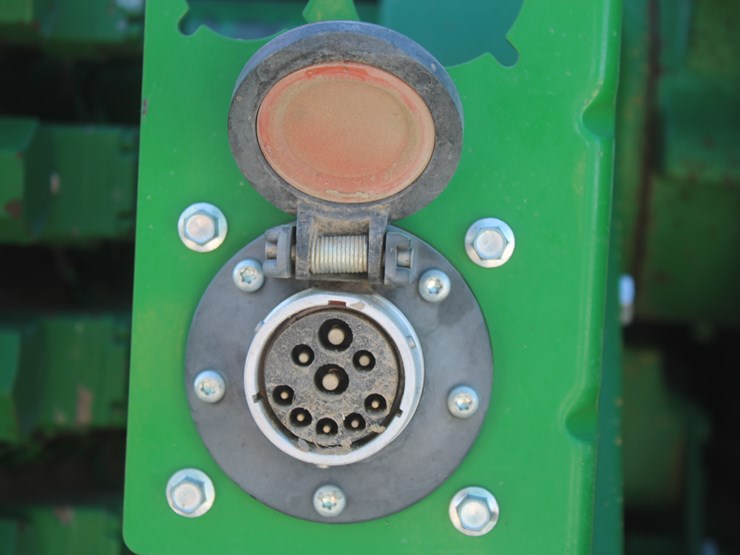 john-deere-8100-image-94