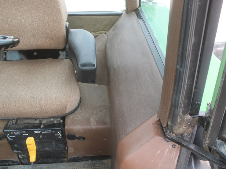 1985-john-deere-4650-image-30