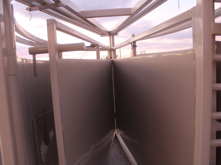 #1087-•-new-circle-t-tub-for-cattle-processing-image-11