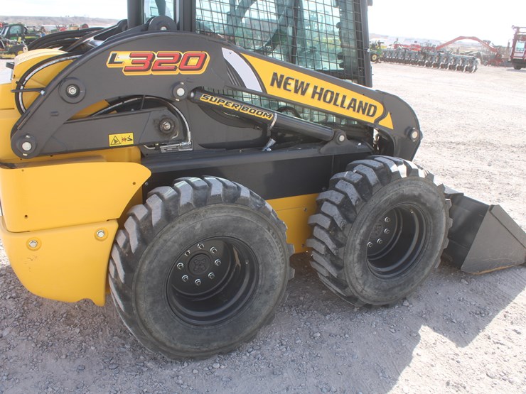 2021-new-holland-c327-image-39