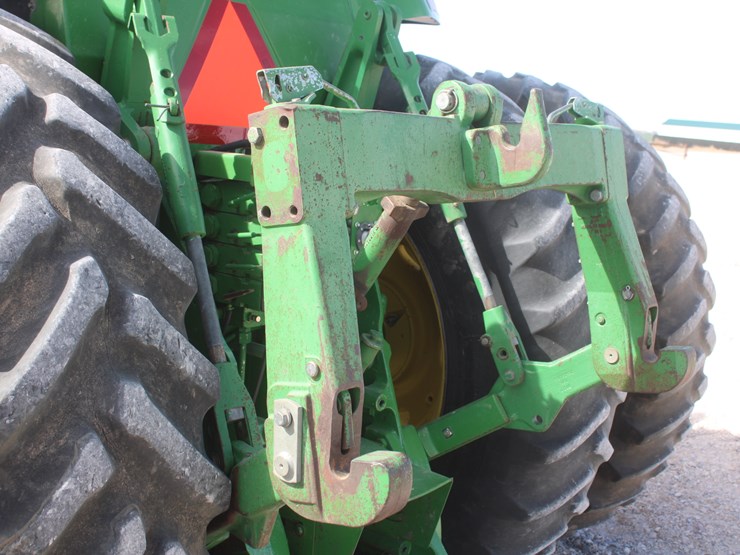 john-deere-8100-image-37