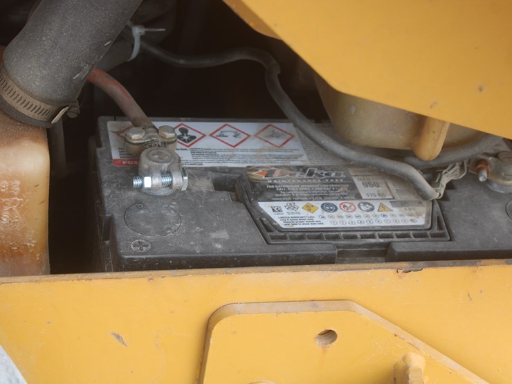 john-deere-250-image-31