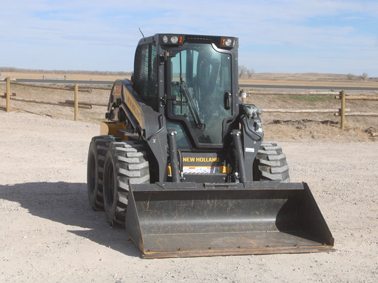 2021-new-holland-c327-image-8