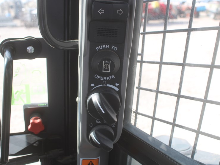 2021-new-holland-c327-image-52