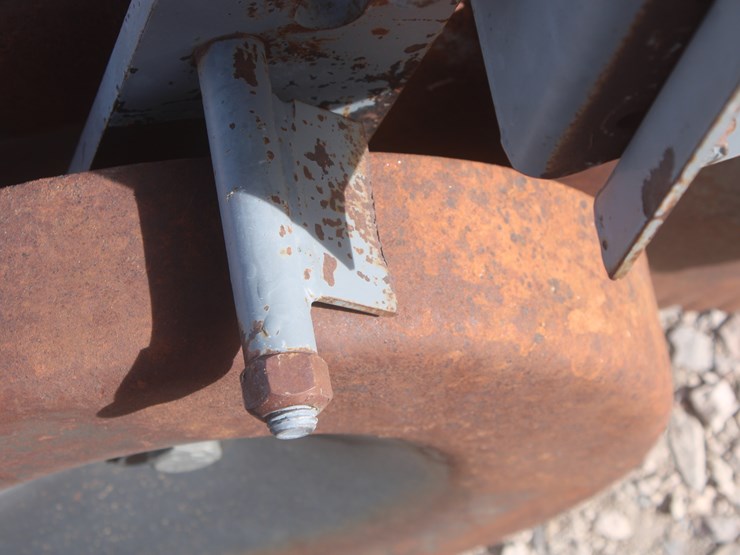 #1070-•-hinniker-12-row-corn-cultivator-image-40