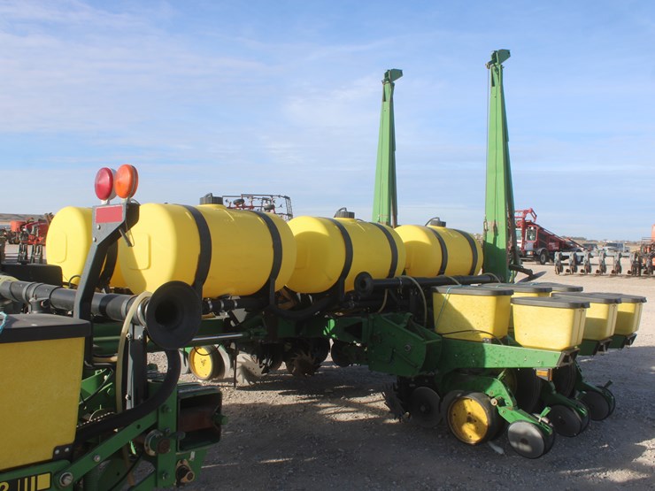 john-deere-7200-image-63