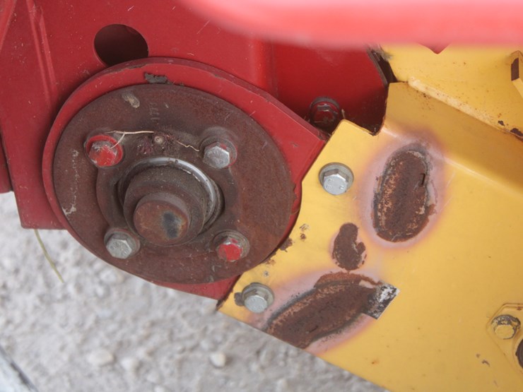 new-holland-br7090-image-53