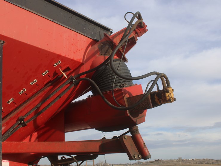 united-farm-tools-760-image-35