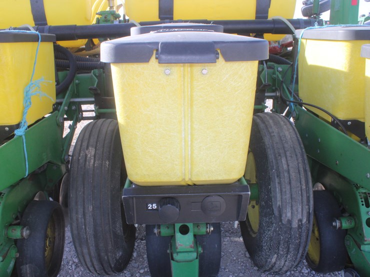 john-deere-7200-image-83