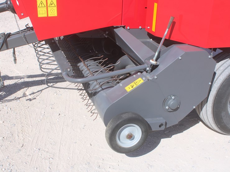 2020-massey-ferguson-1840-image-16