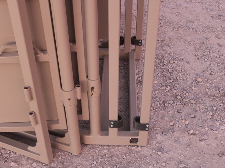 #1087-•-new-circle-t-tub-for-cattle-processing-image-19