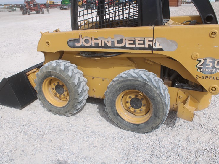john-deere-250-image-23