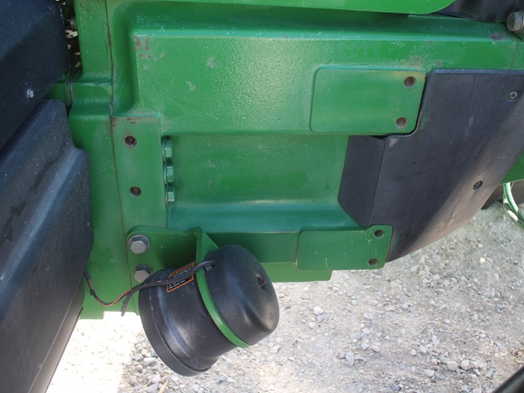 john-deere-8100-image-58