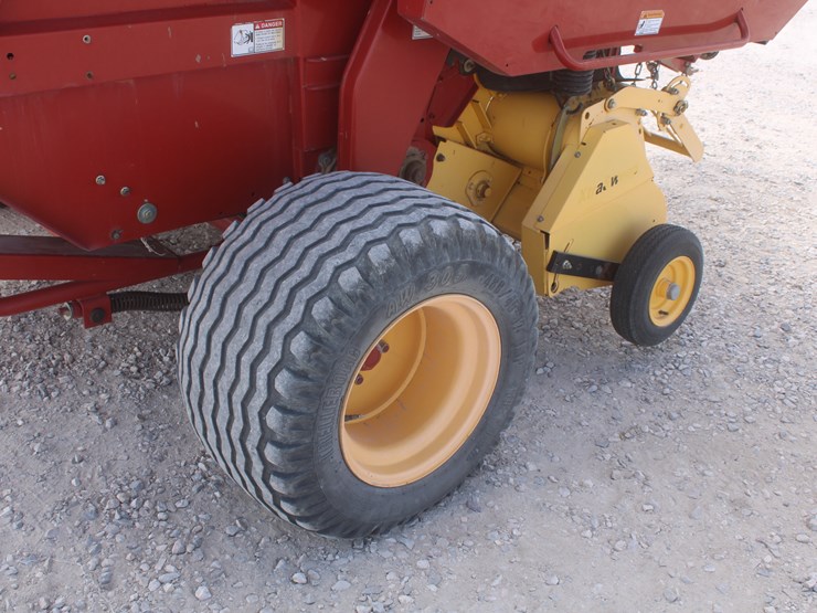 new-holland-br7090-image-48