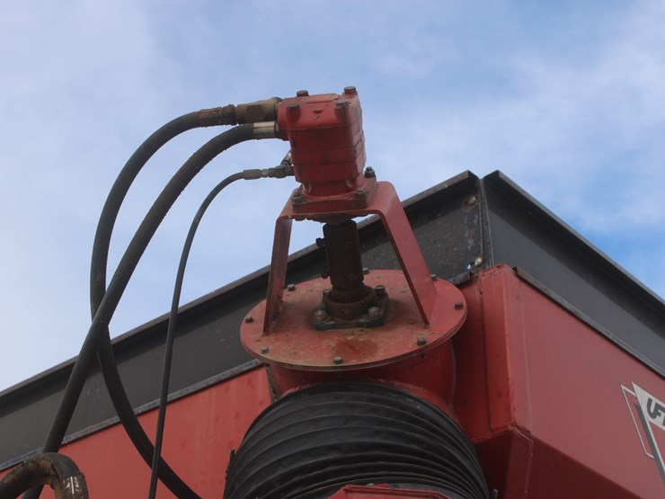 united-farm-tools-760-image-12