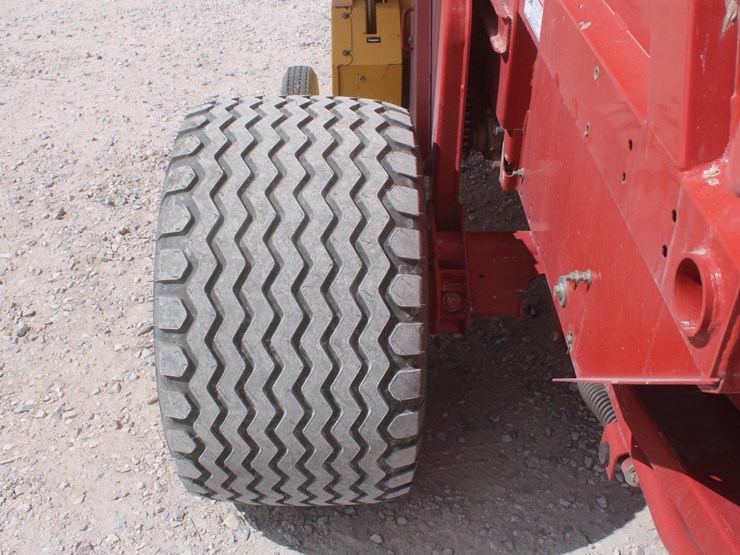 new-holland-br7090-image-38