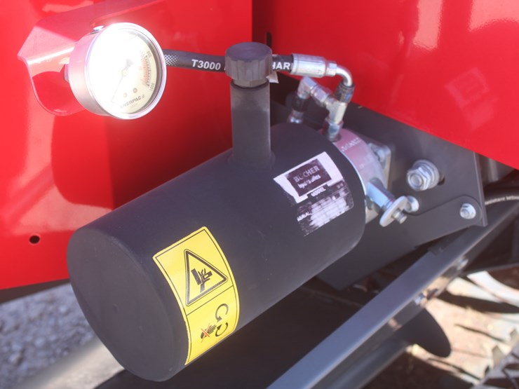 2020-massey-ferguson-1840-image-53