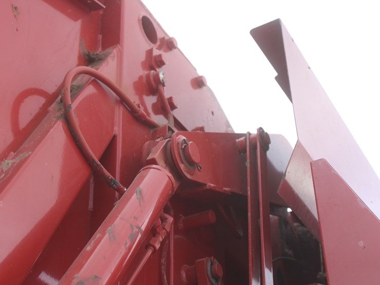 new-holland-br7090-image-49