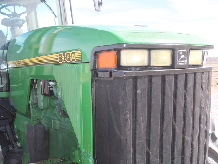 john-deere-8100-image-61